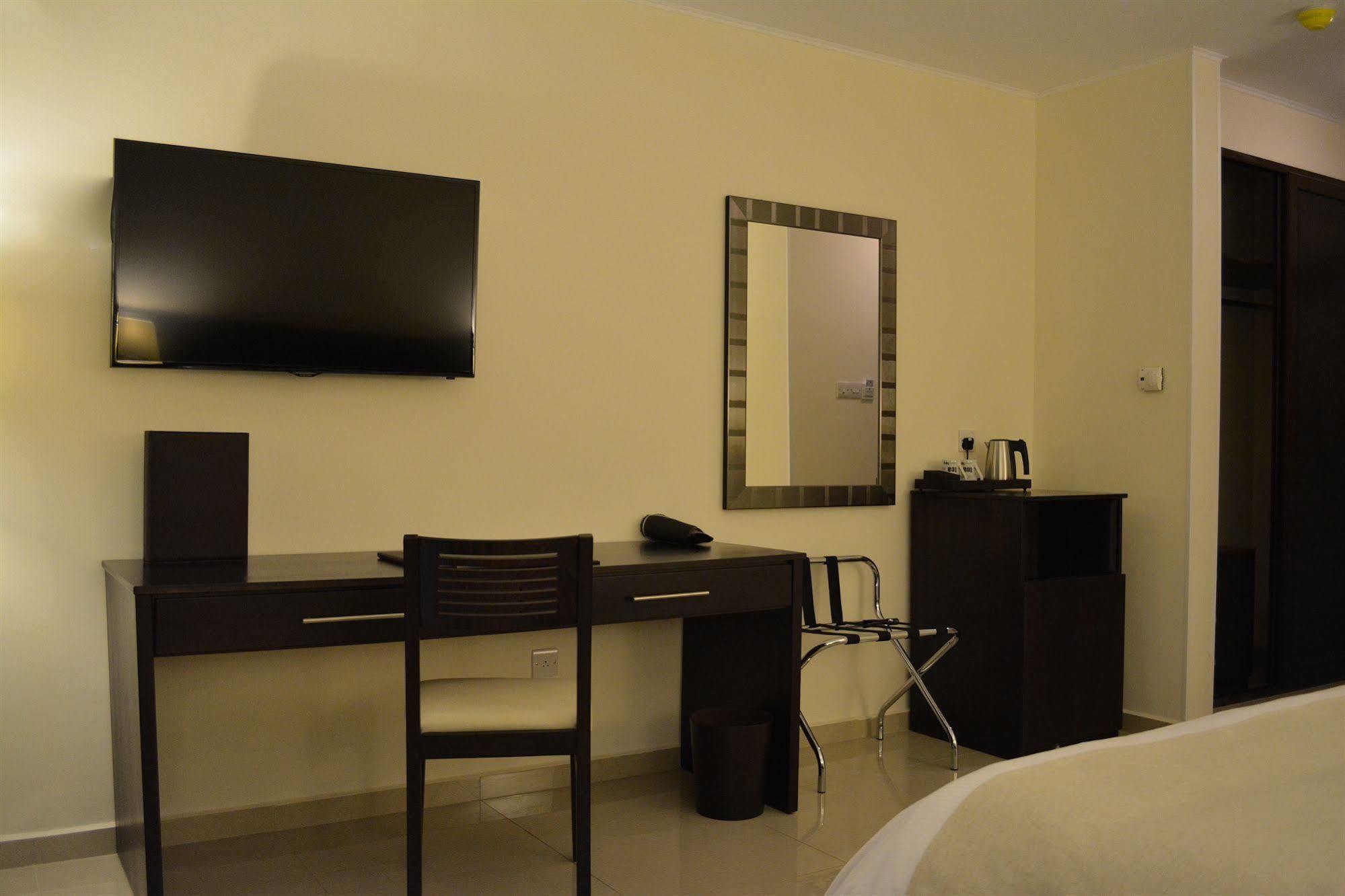 New Brookfields Hotel Freetown Exterior photo